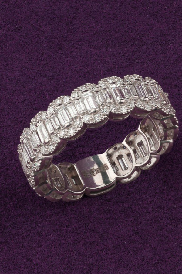 Кольцо из белого золота c бриллиантами