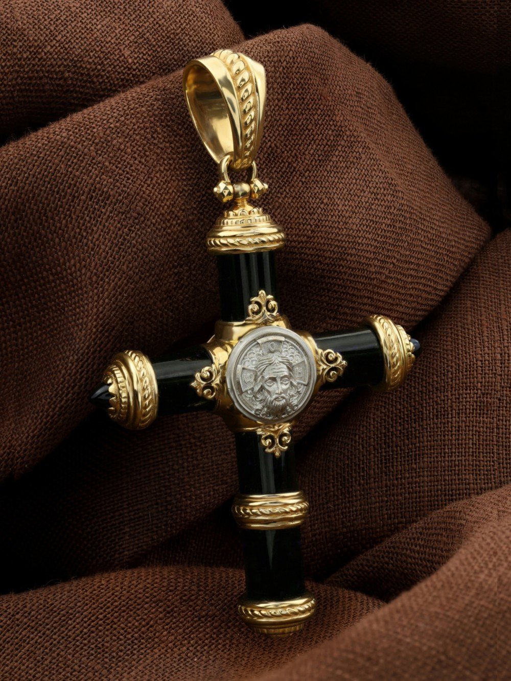 Крест из лимонного золота c ониксом