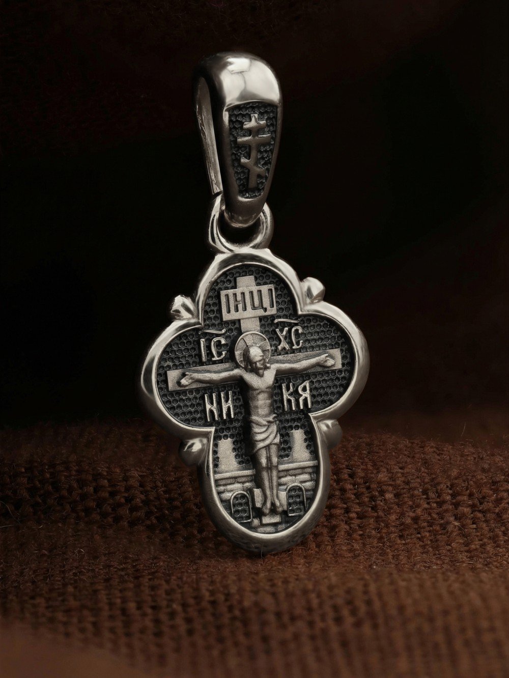 Крест из белого золота