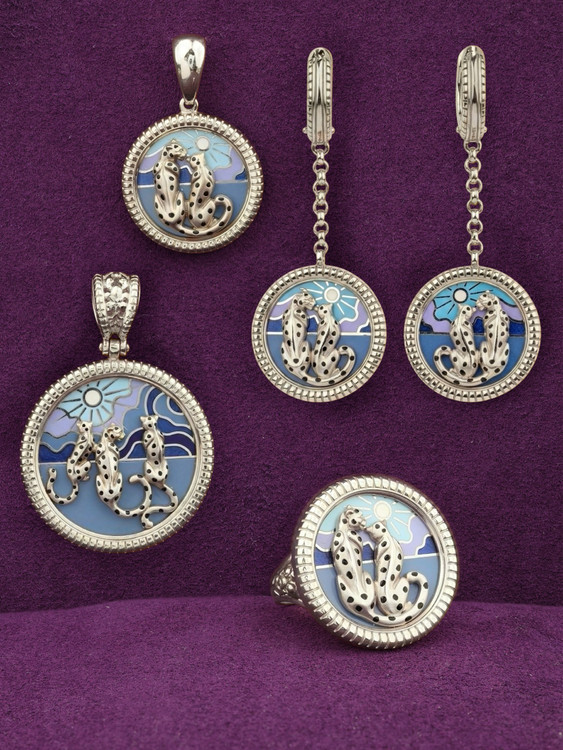 Подвеска из белого золота c эмаль