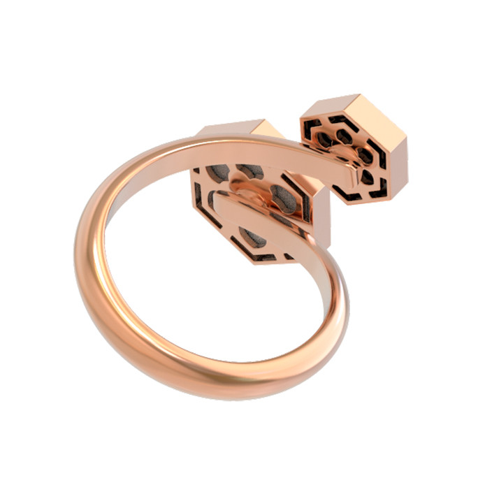 Кольцо из золота c ониксом и перламутром