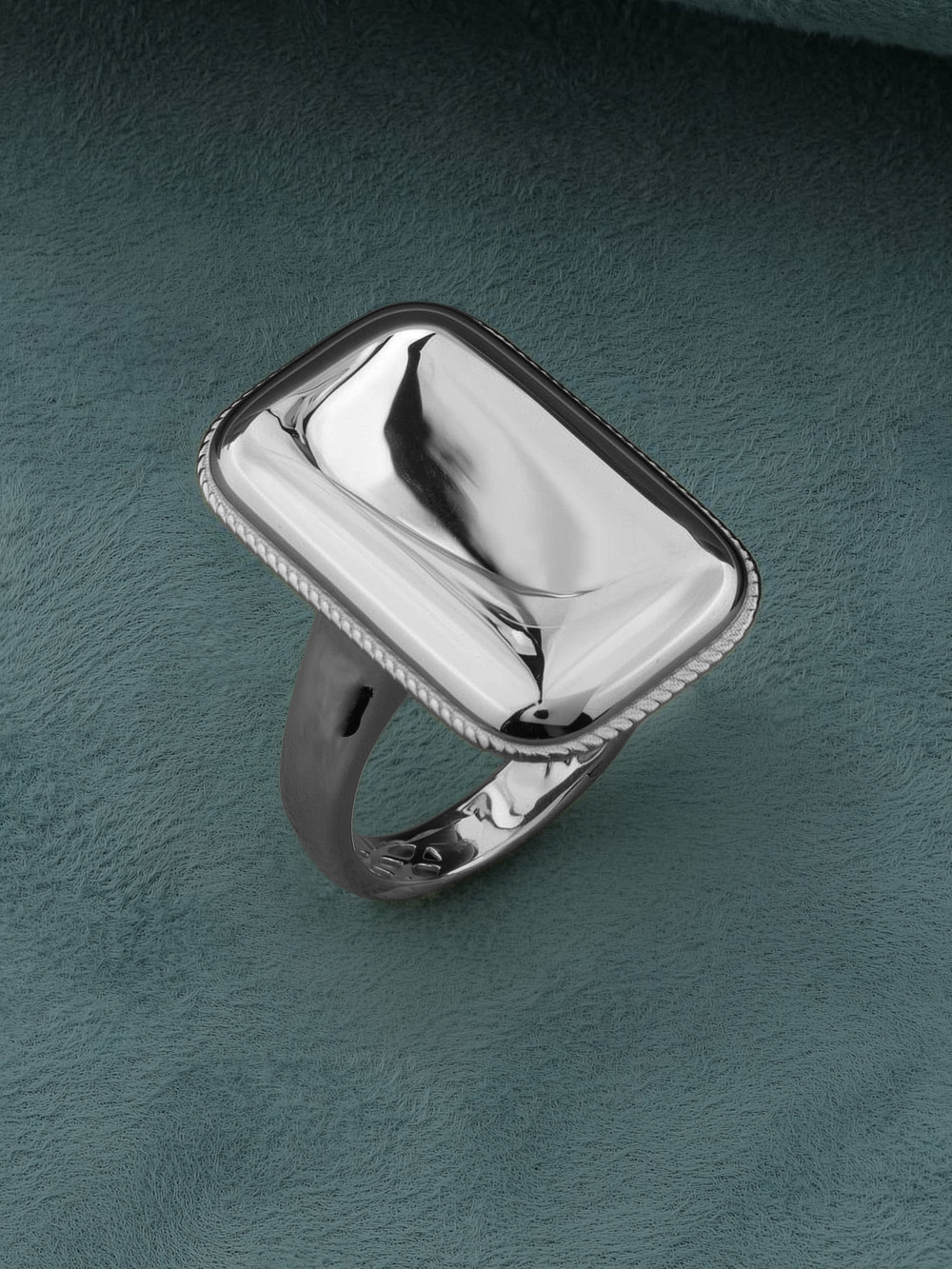 Кольцо из белого золота