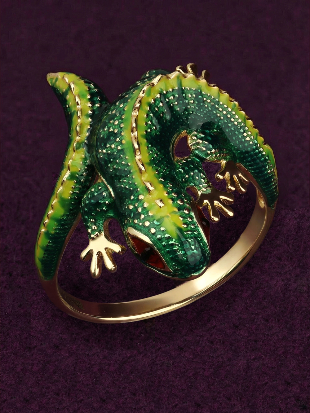 Кольцо из лимонного золота c эмалью