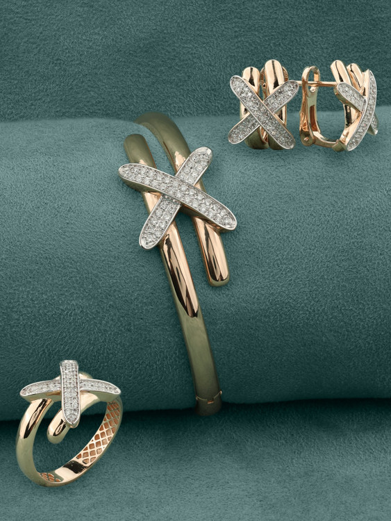 Серьги из золота c бриллиантами