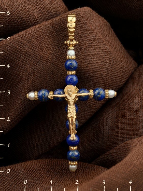 Крест из лимонного золота c жемчугом и лазуритом