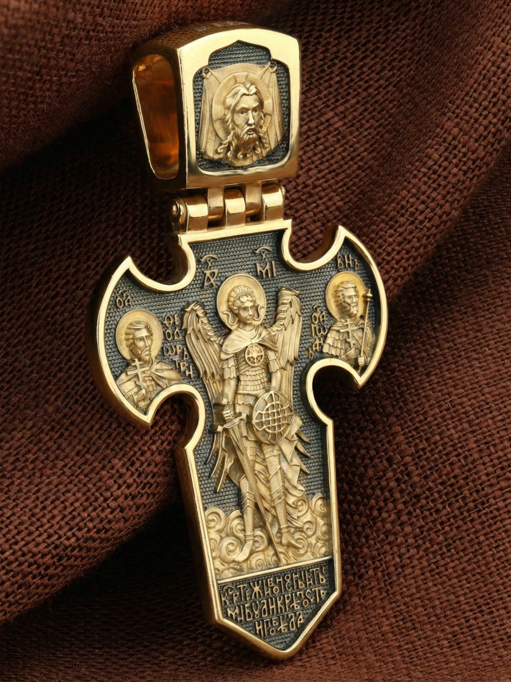 Крест из лимонного золота