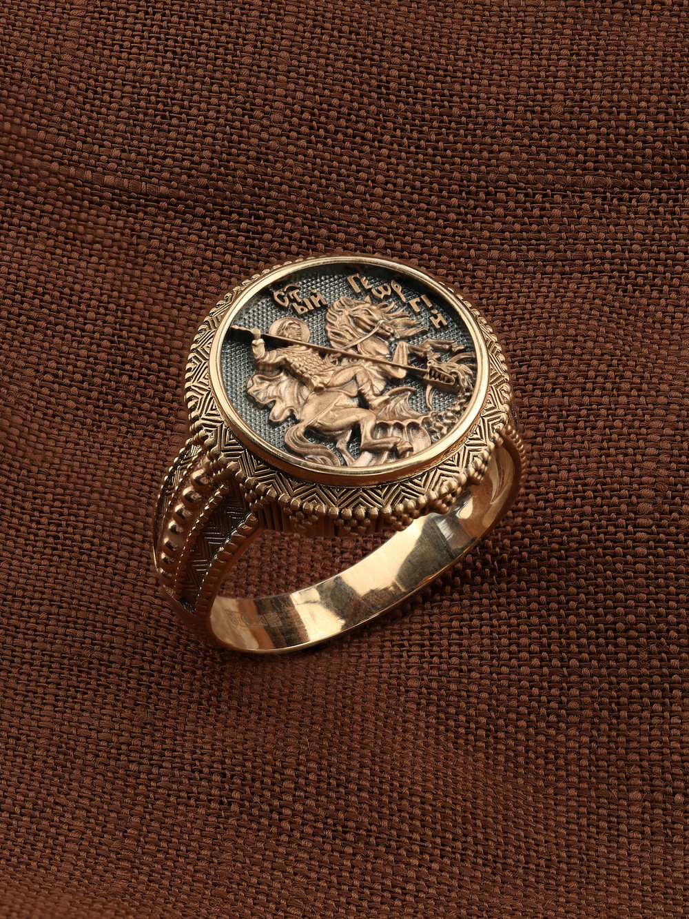 Кольцо из золота