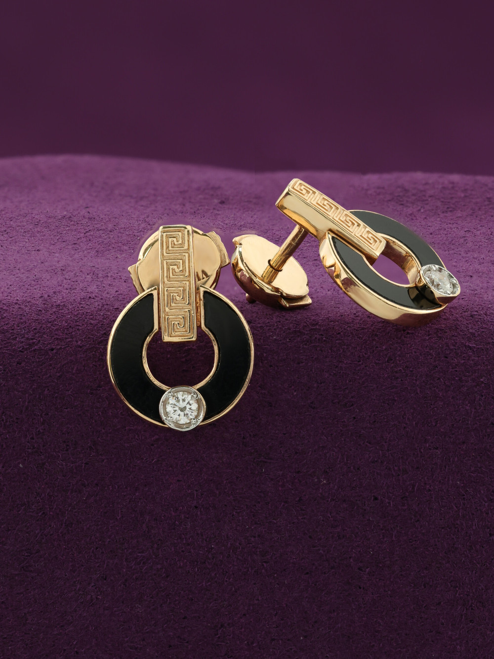 Серьги из золота c бриллиантами и ониксом