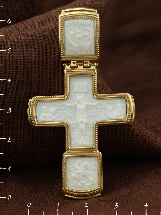 Крест из лимонного золота c бивнем мамонта