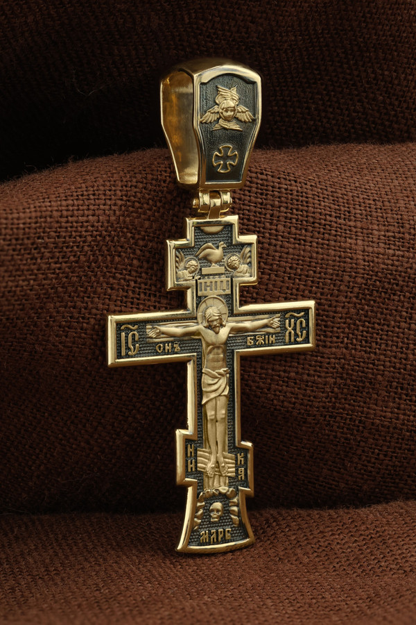 Крест из лимонного золота