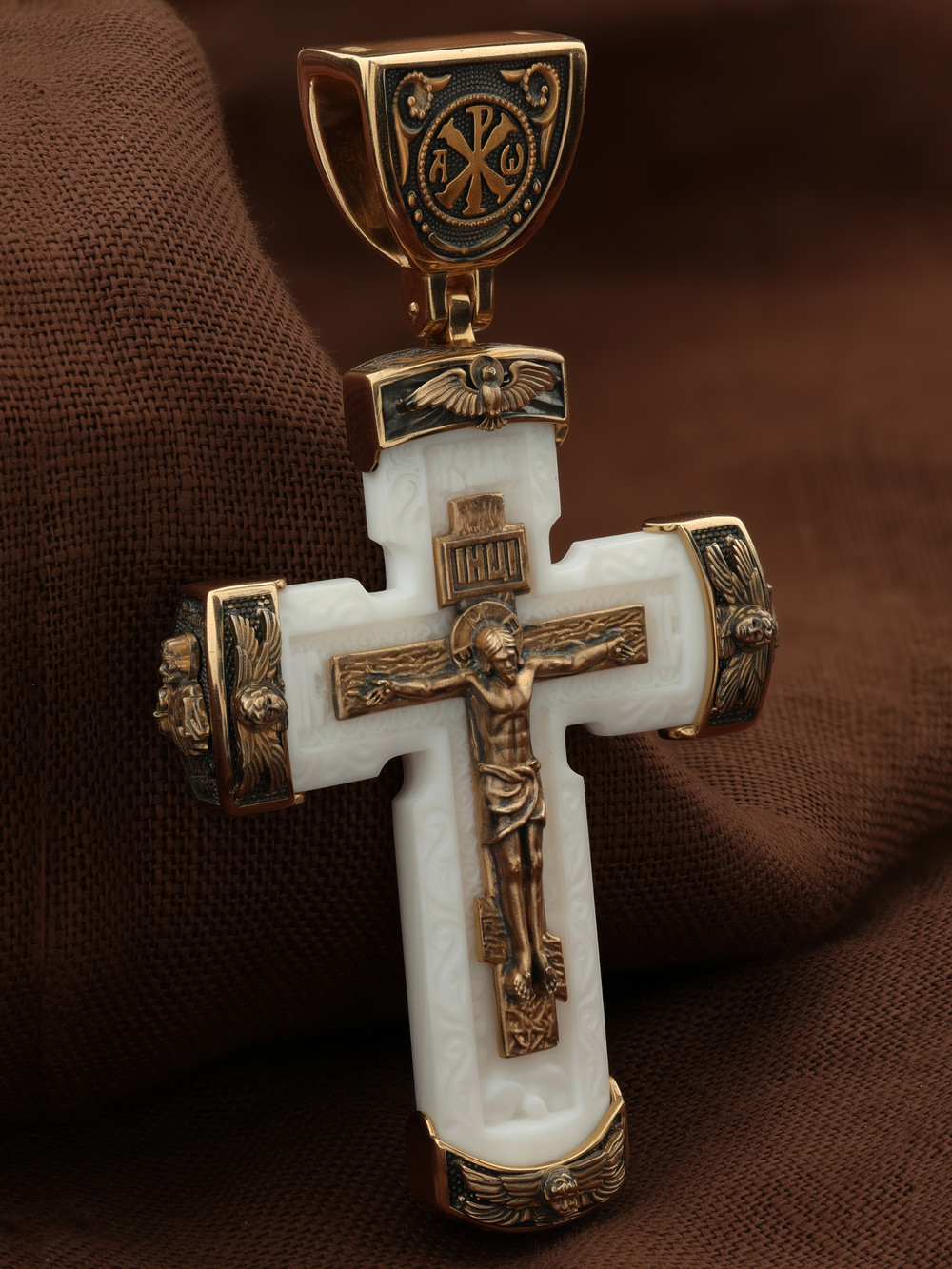 Крест из золота c бивнем мамонта