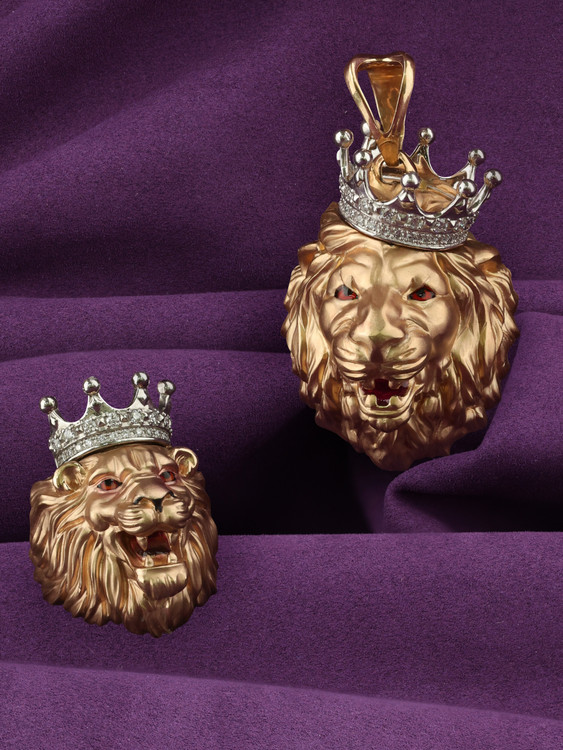 Подвеска из золота c эмалью и бриллиантами