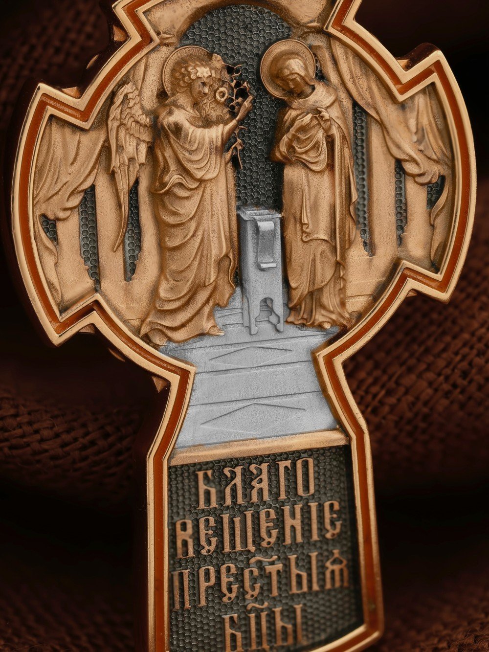 Крест из золота