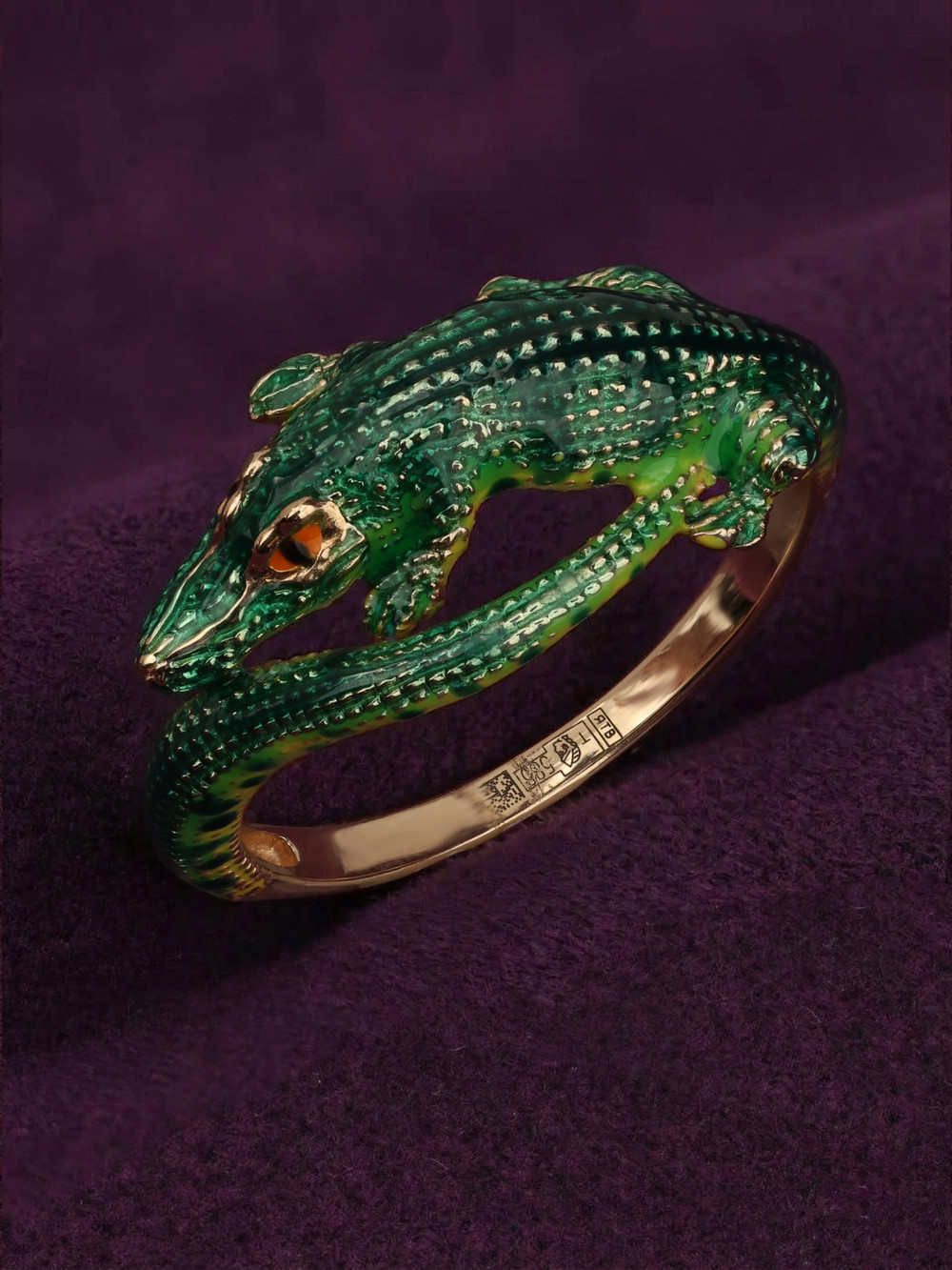 Кольцо из золота c эмалью