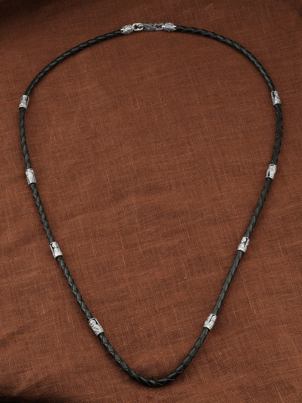 Гайтан из белого золота c кожаным шнурком