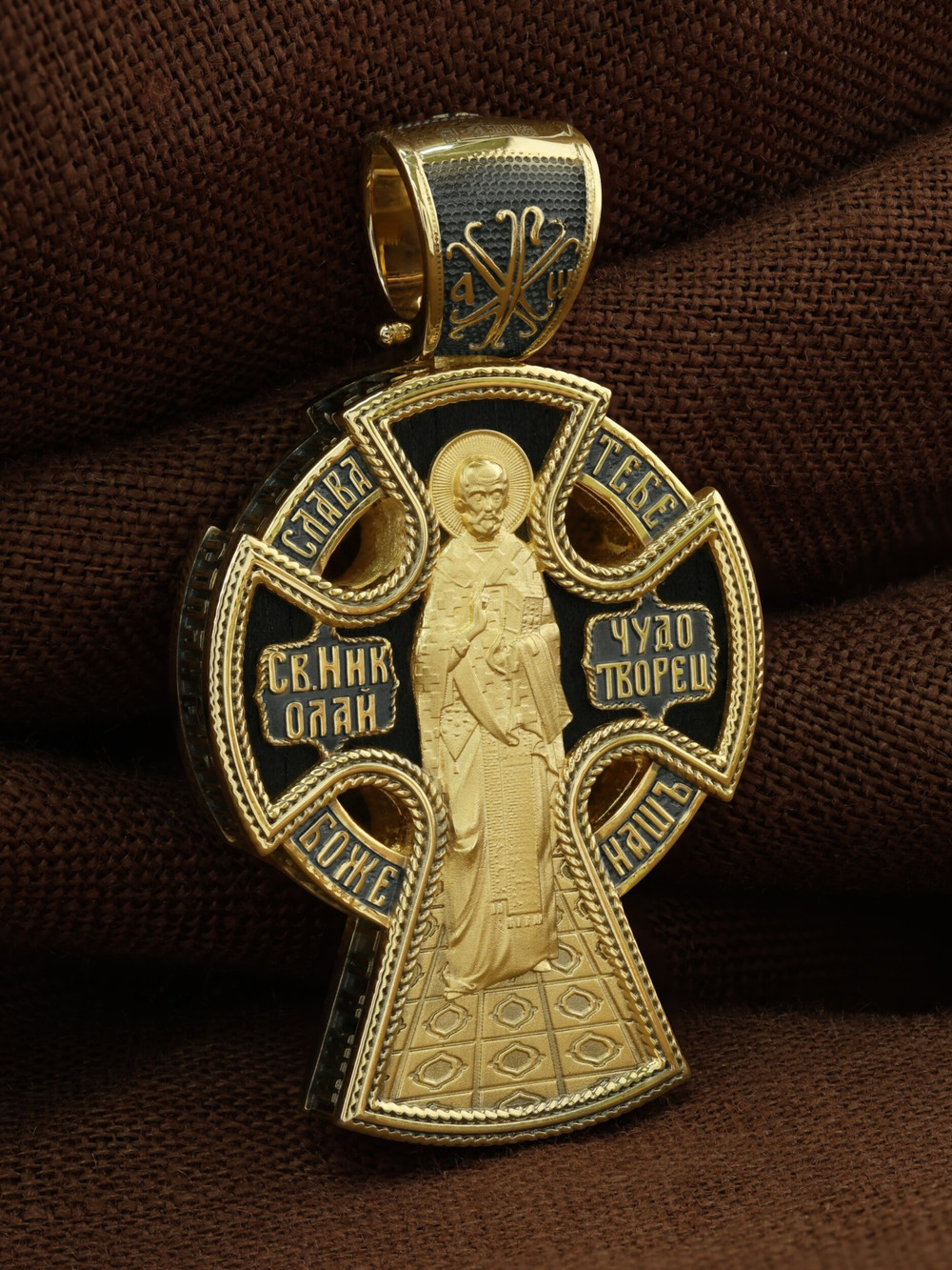 Крест из лимонного золота c эбеновым деревом