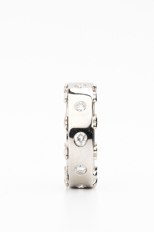 Кольцо из белого золота c бриллиантами и рубином