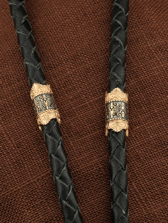 Шнурок кожаный из золота c кожаным шнурком