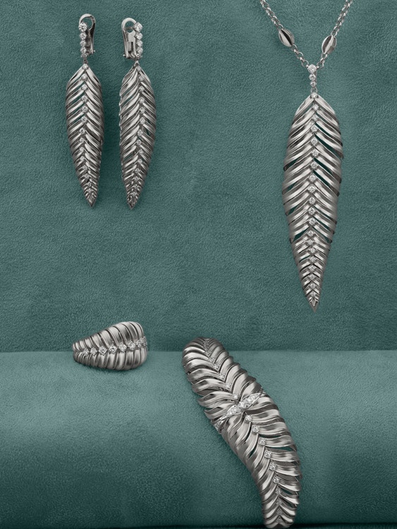 Серьги из белого золота c бриллиантами