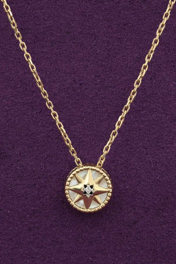 Колье из лимонного золота c бриллиантами и перламутром