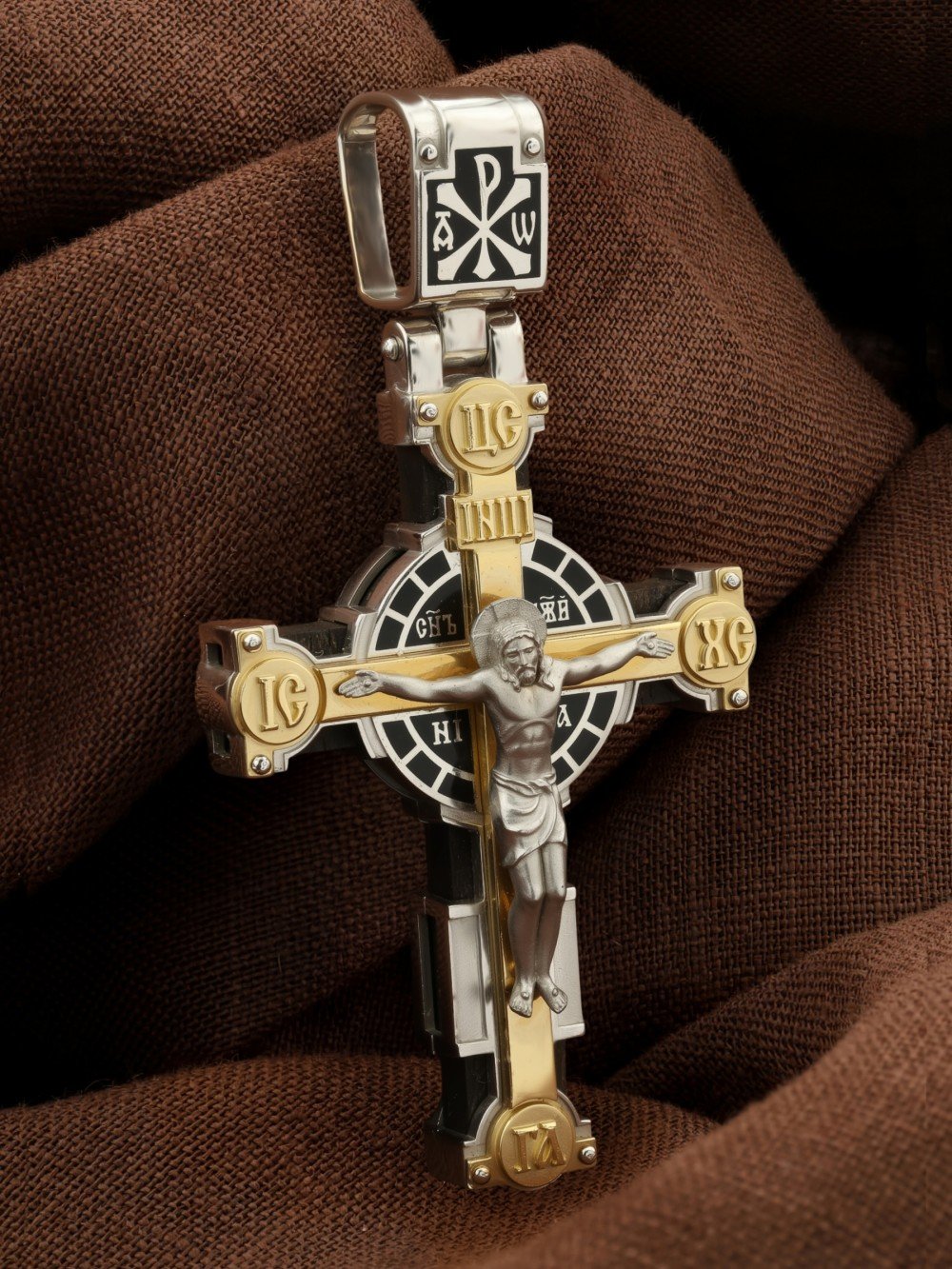 Крест из белого золота c эмаль и эбеновым деревом