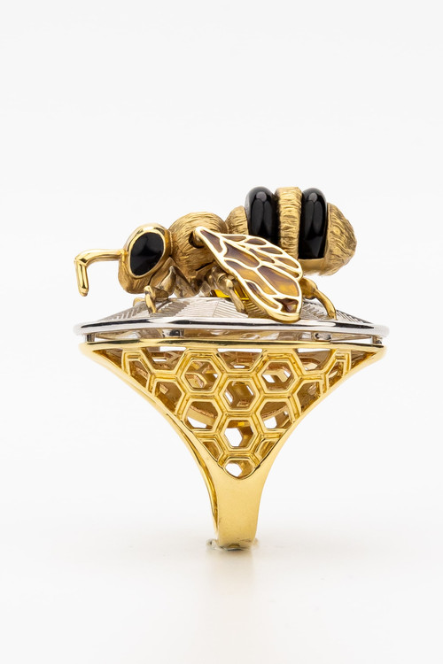 Кольцо из лимонного золота c эмалью, ониксом и эмалью