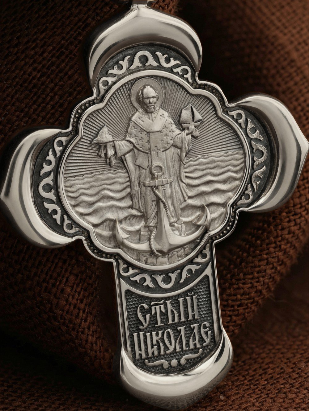 Крест из белого золота