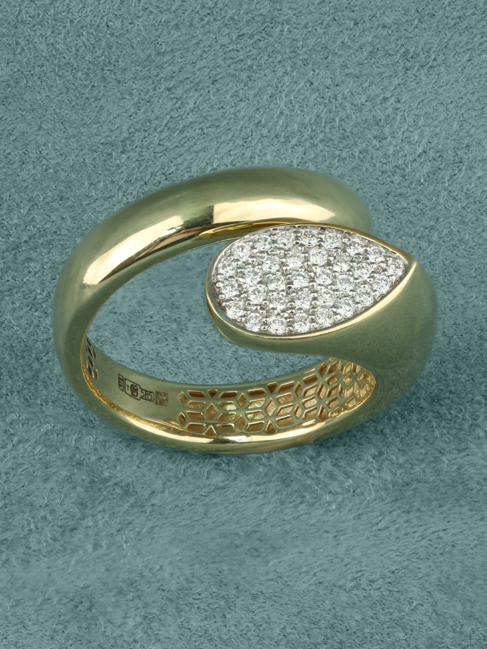 Кольцо из лимонного золота c бриллиантами