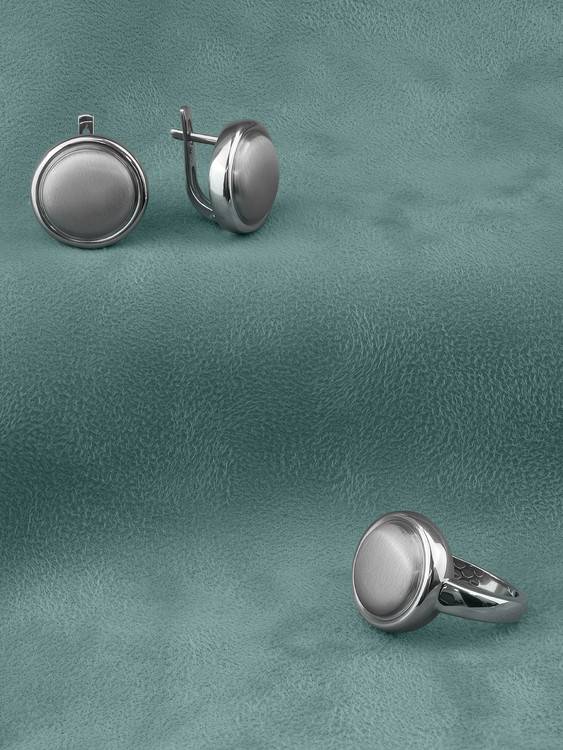 Кольцо из белого золота