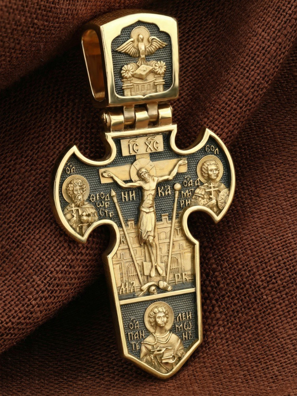 Крест из лимонного золота