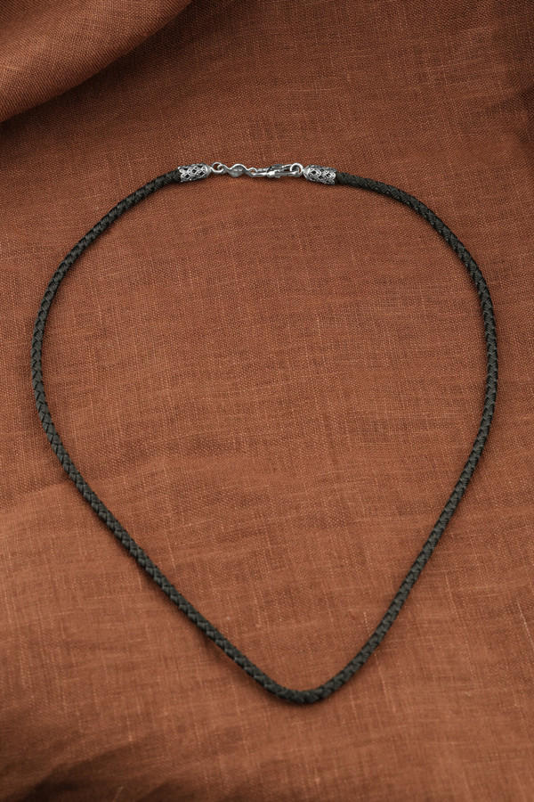 Шнурок шёлковый из белого золота c шёлковым шнурком