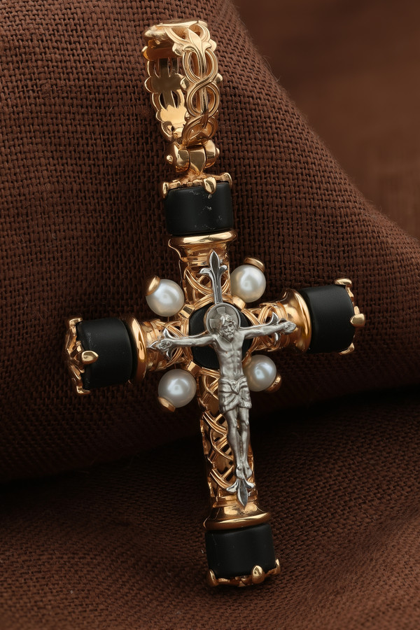 Крест из золота c ониксом и малахитом