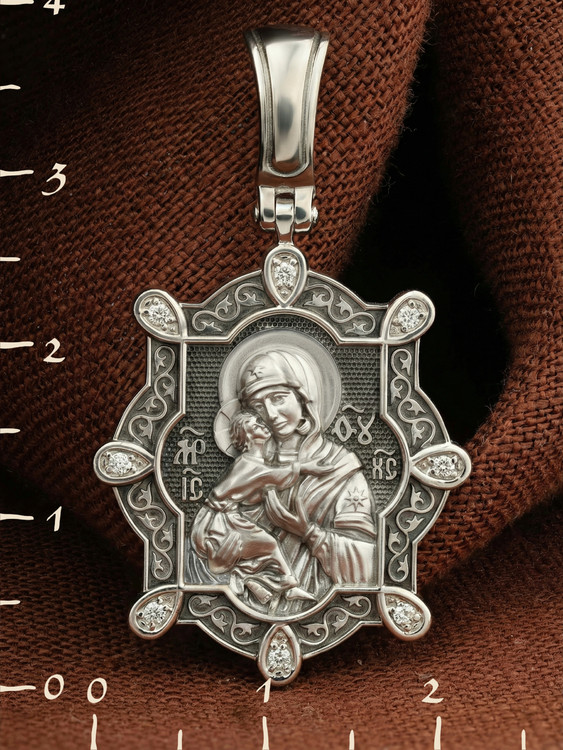 Образок из белого золота c бриллиантами