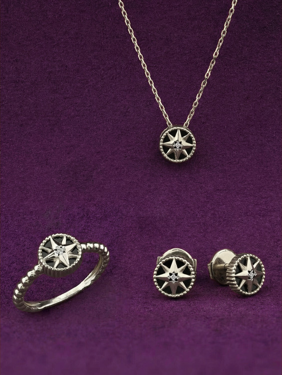 Серьги из белого золота c бриллиантами и ониксом