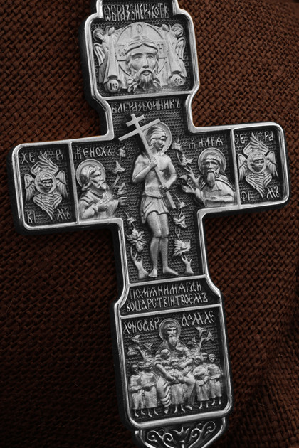 Крест из белого золота