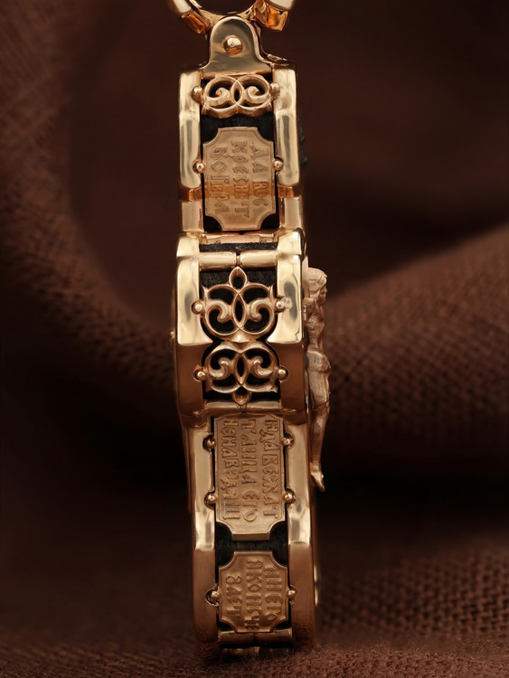 Крест из золота c эбеновым деревом