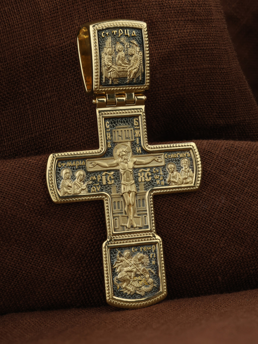 Крест из лимонного золота