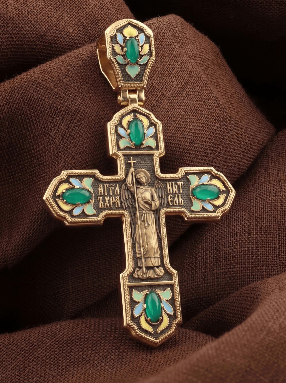 Крест из золота c эмаль и хризопразом