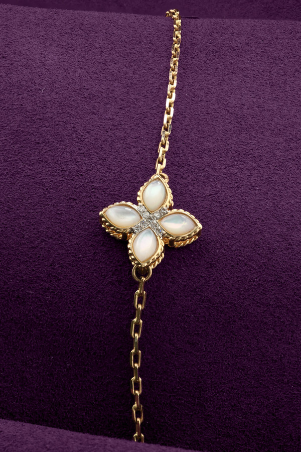 Браслет из золота c бриллиантами и перламутром