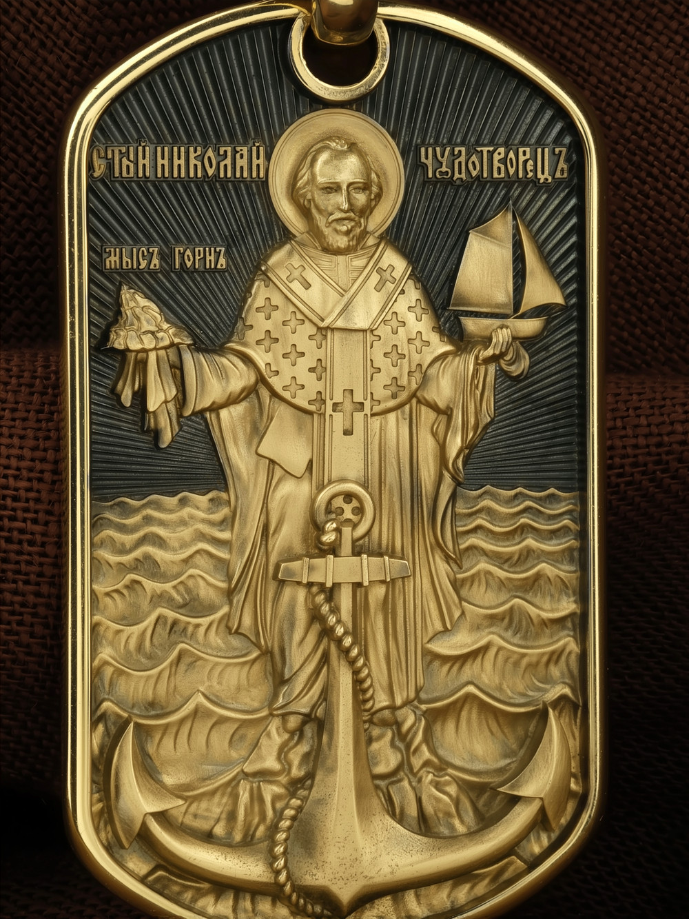 Образок из лимонного золота c эмаль