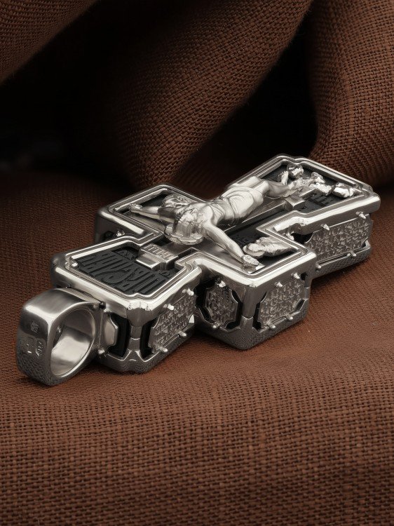 Крест из белого золота c эбеновым деревом