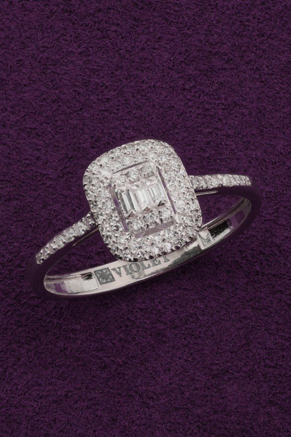 Кольцо из белого золота c бриллиантами