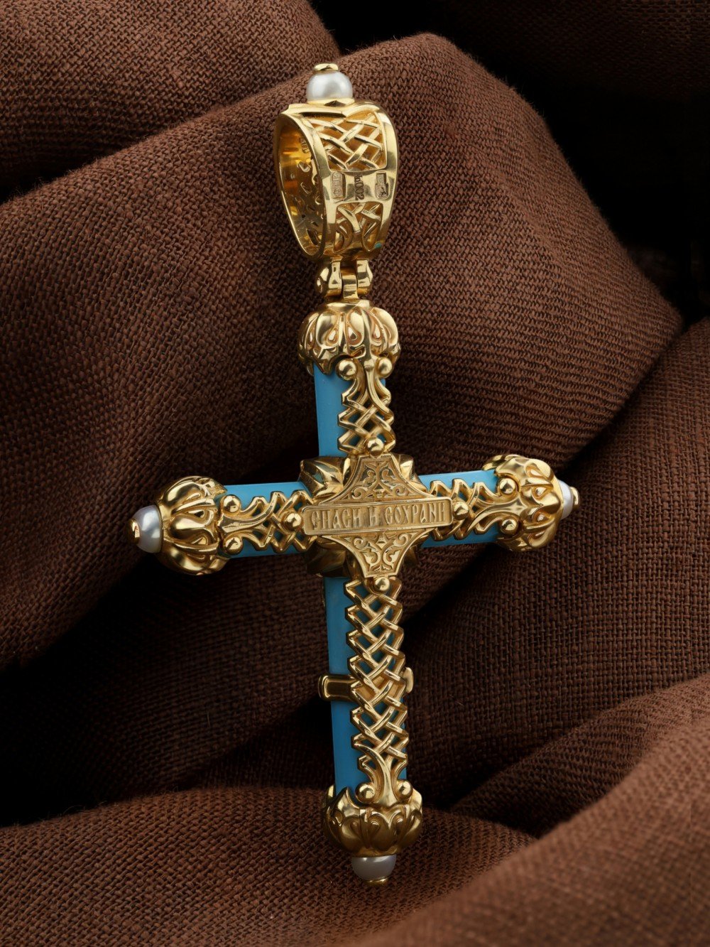 Крест из лимонного золота c жемчугом и бирюзой