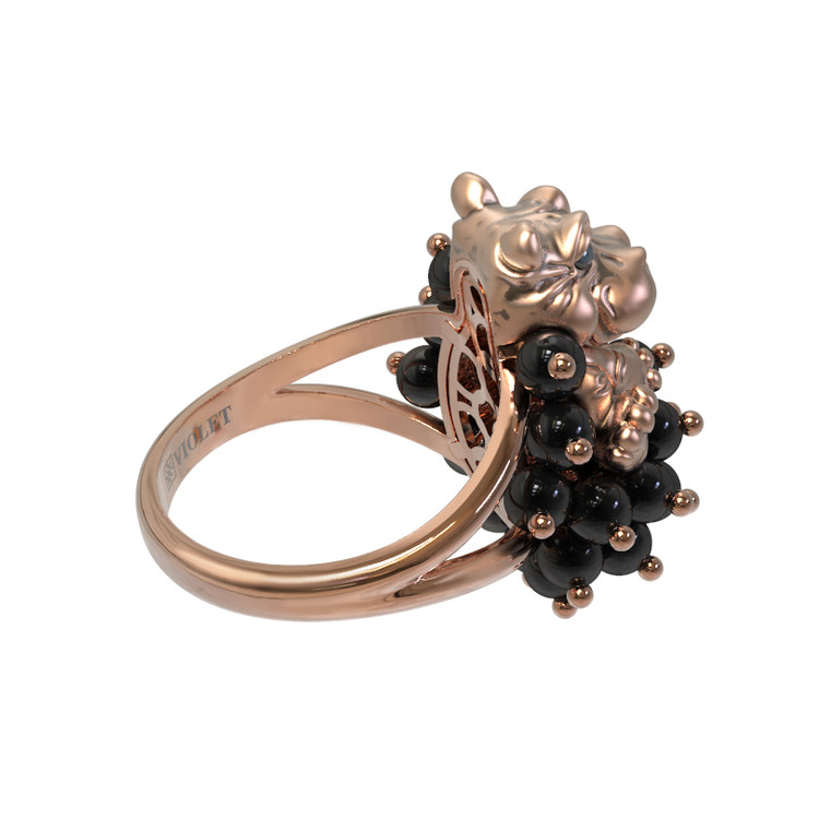 Кольцо из золота c эмалью и ониксом