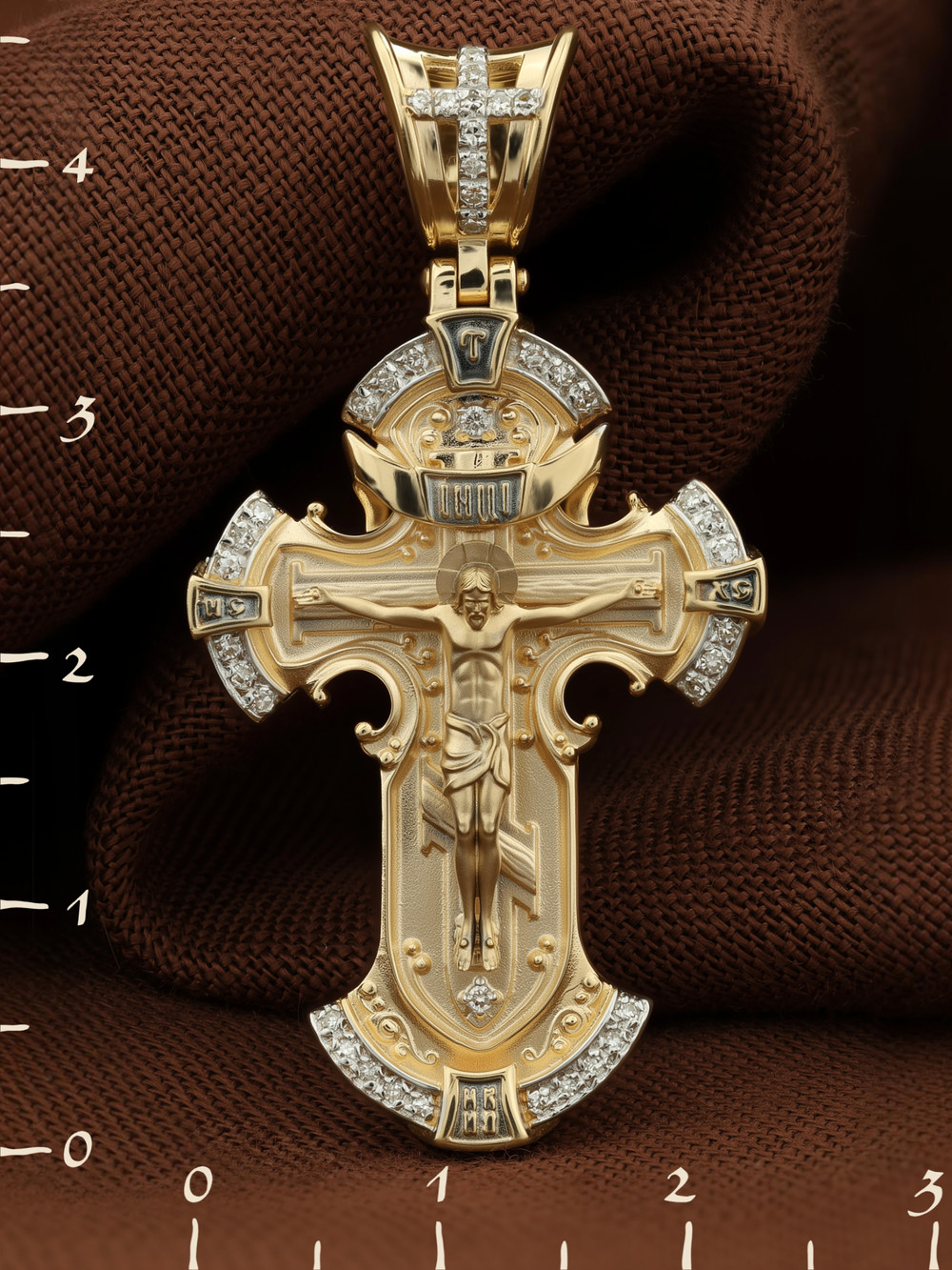 Крест из лимонного золота c бриллиантами