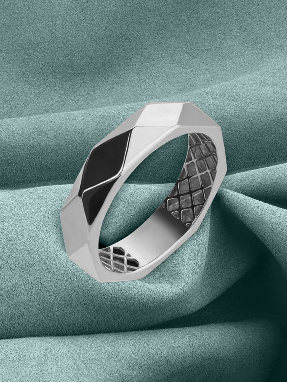 Кольцо из белого золота