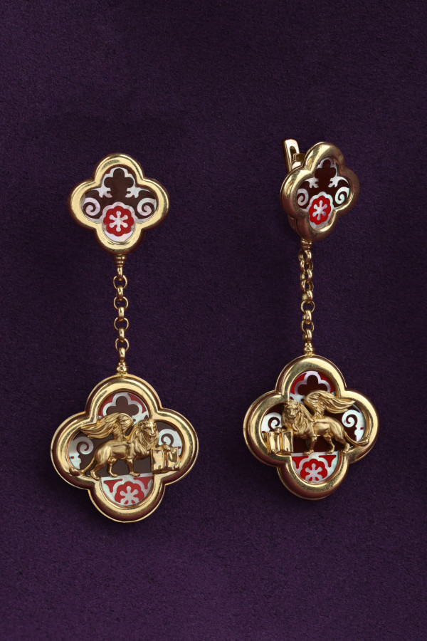 Серьги из лимонного золота c эмаль и перламутром