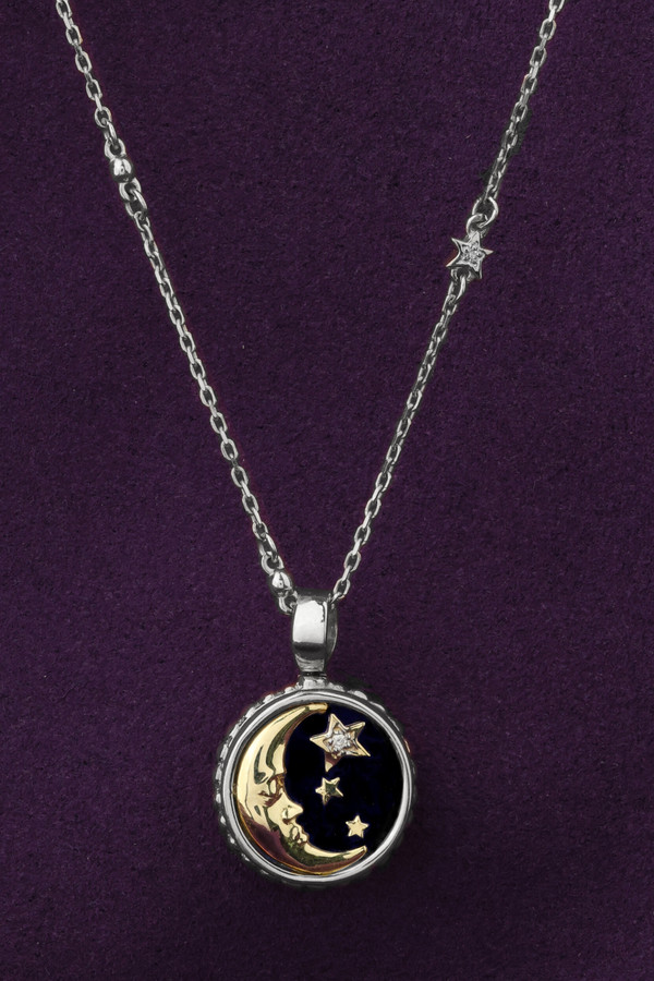 Колье из белого золота c бриллиантами, ониксом и перламутром