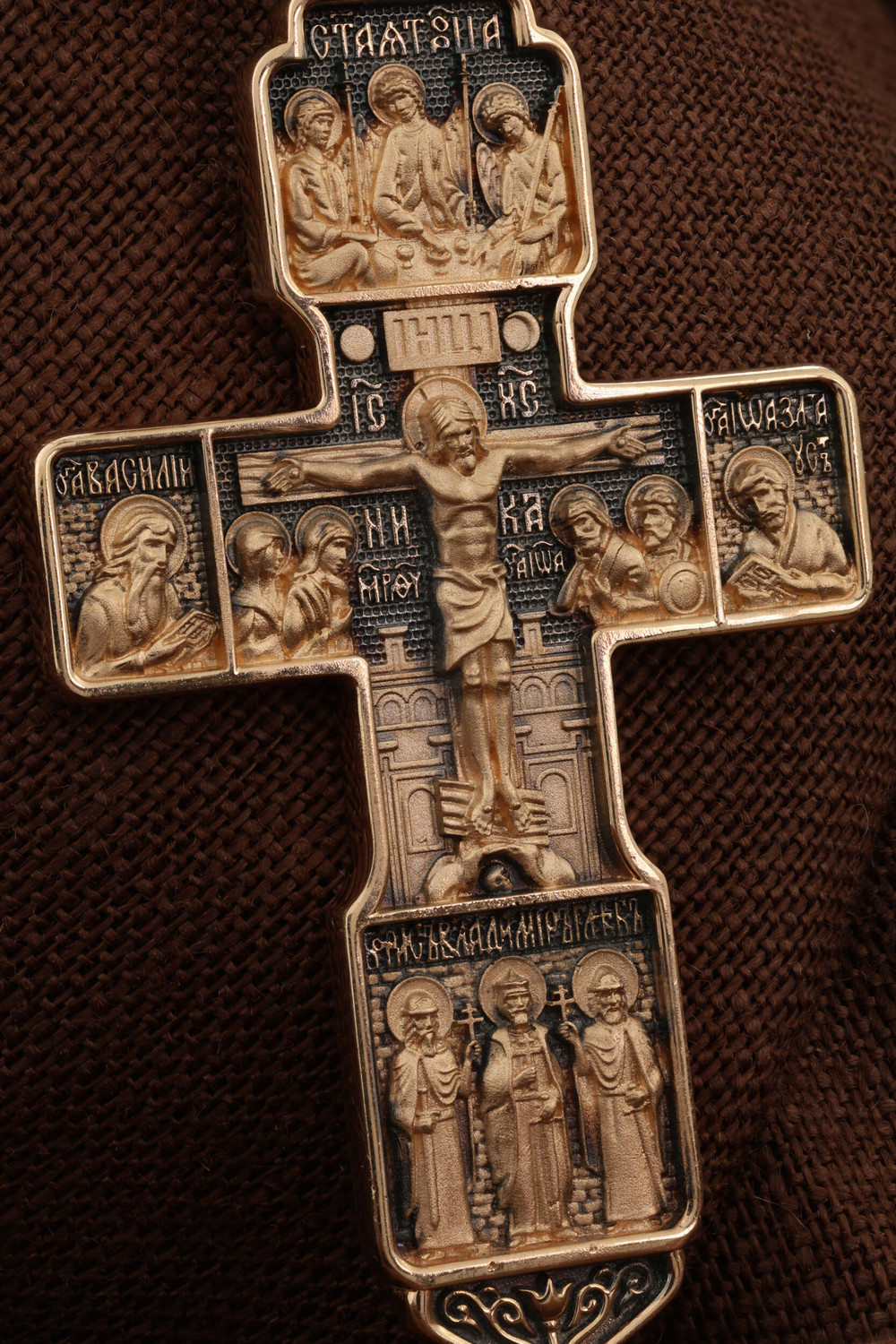 Крест из золота