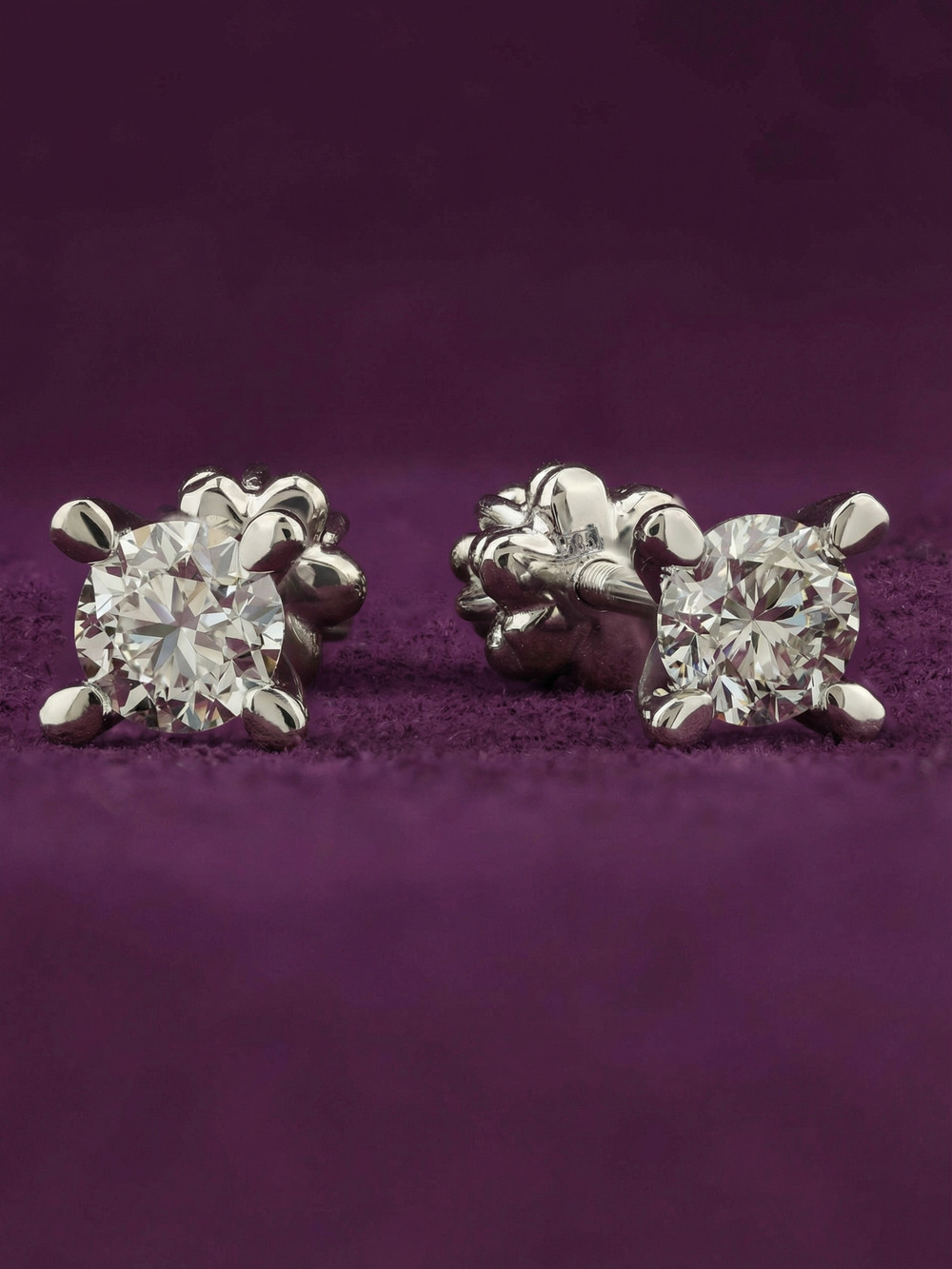 Серьги из белого золота c бриллиантами